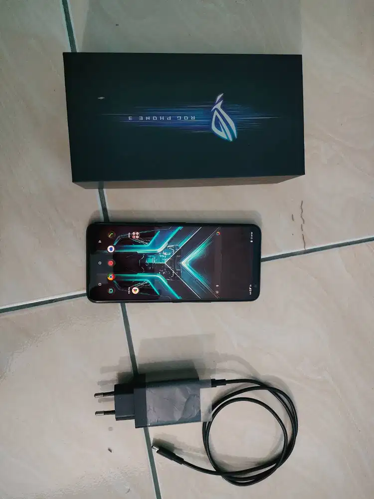 Asus rog 3 Penyimpanan 8/128GB Snapdragon 865+ layar amoled