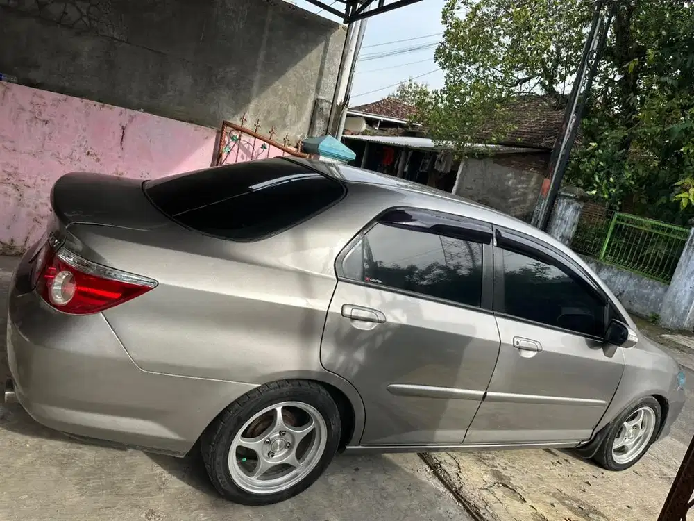 Mobil city metik 2008