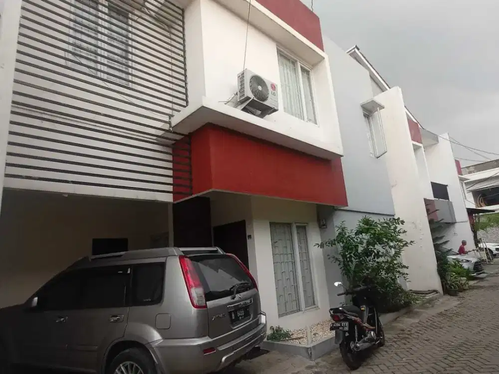 RUMAH MURAH DI PEJATEN TIMUR JAKARTA SELATAN 2 LANTAI SIAP HUNI