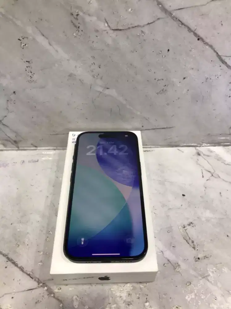 Di jual HP IPHONE 15 warna BLACK TITANIUM 128GB IBOx