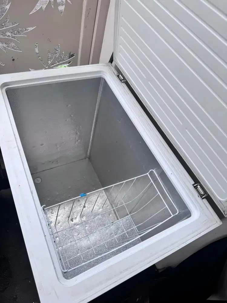 Frizer rumahan merk mideA