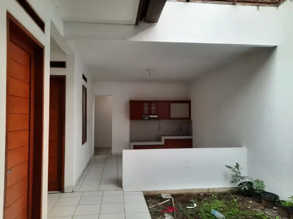 DIJUAL ATAU DISEWA RUMAH DI BATUNUNGGAL DEKAT STT TELKOM DAN PASAR MODERN