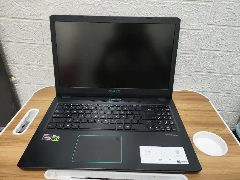 Asus Vivobook F570ZD