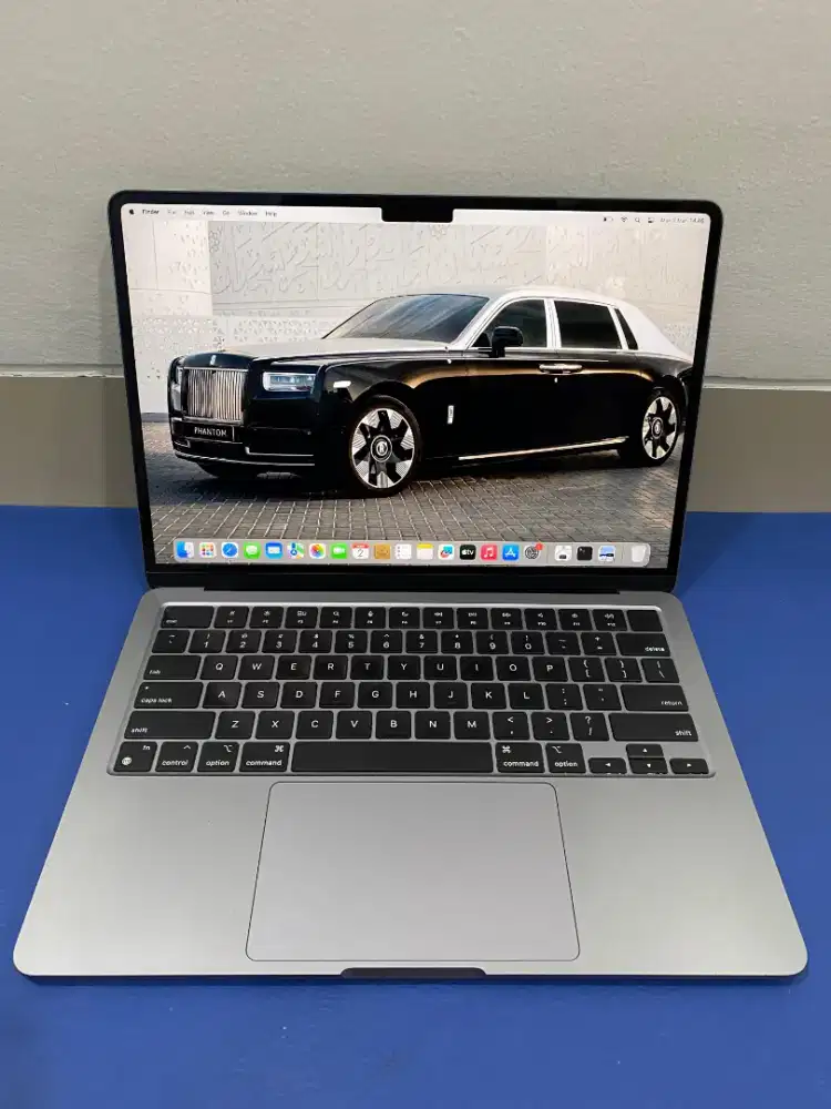 MacBook Air M2 2022 • 16/512 GB