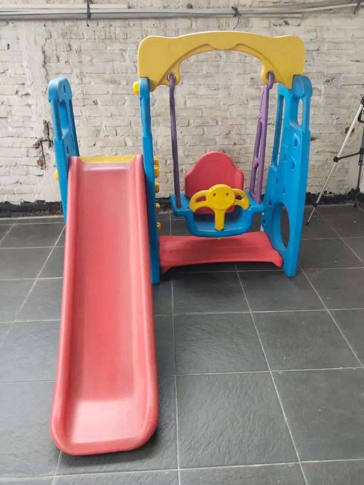 Perosotan Ayunan Set Karakter Mainan Seluncuran Anak KONDISI BAGUS