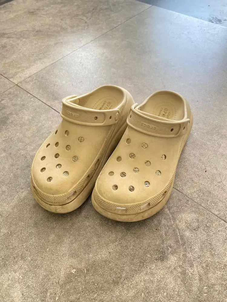 Sendal Crocs Cokelat