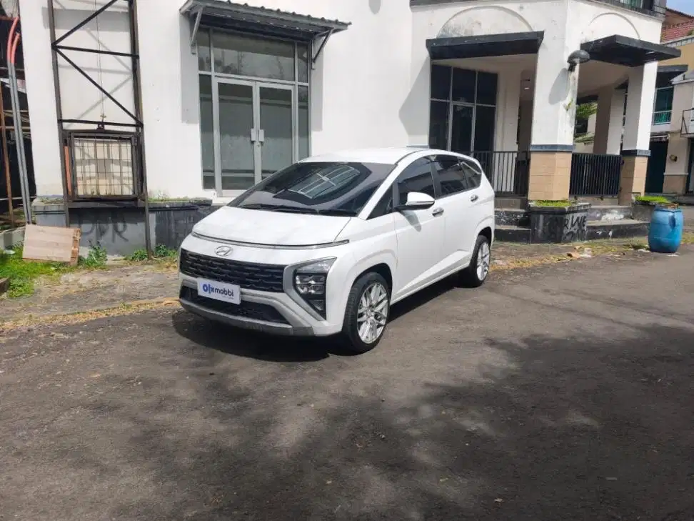 Like New - HYUNDAI Stargazer 1.5 Trend Essential Bensin A/T 2025 PUTIH