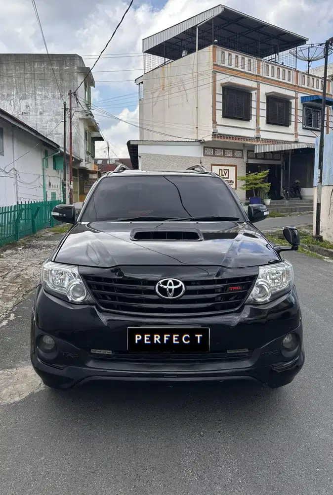TOYOTA FORTUNER VNT TRD TAHUN 2015 AUTOMATIC