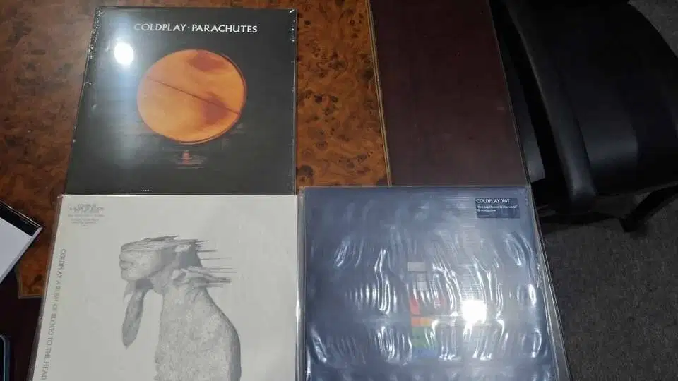 Vinyl Piringan Hitam Coldplay Mint