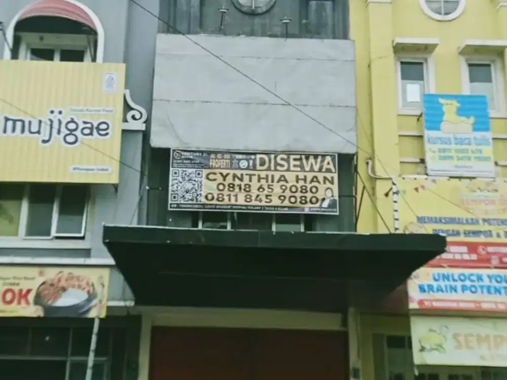 Ruko 3 Lantai di Boulevard Hijau, Harapan Indah. Kota Bekasi