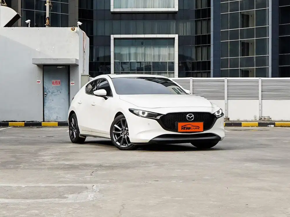 Mazda 3 2.0 Hatchback AT 2019 Pemakaian 2020 Putih