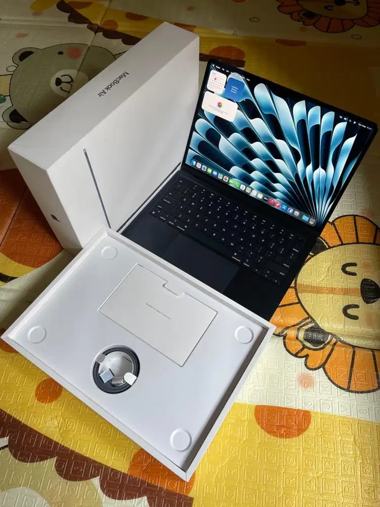 Apple Macbook Air M3 16/256gb iBox