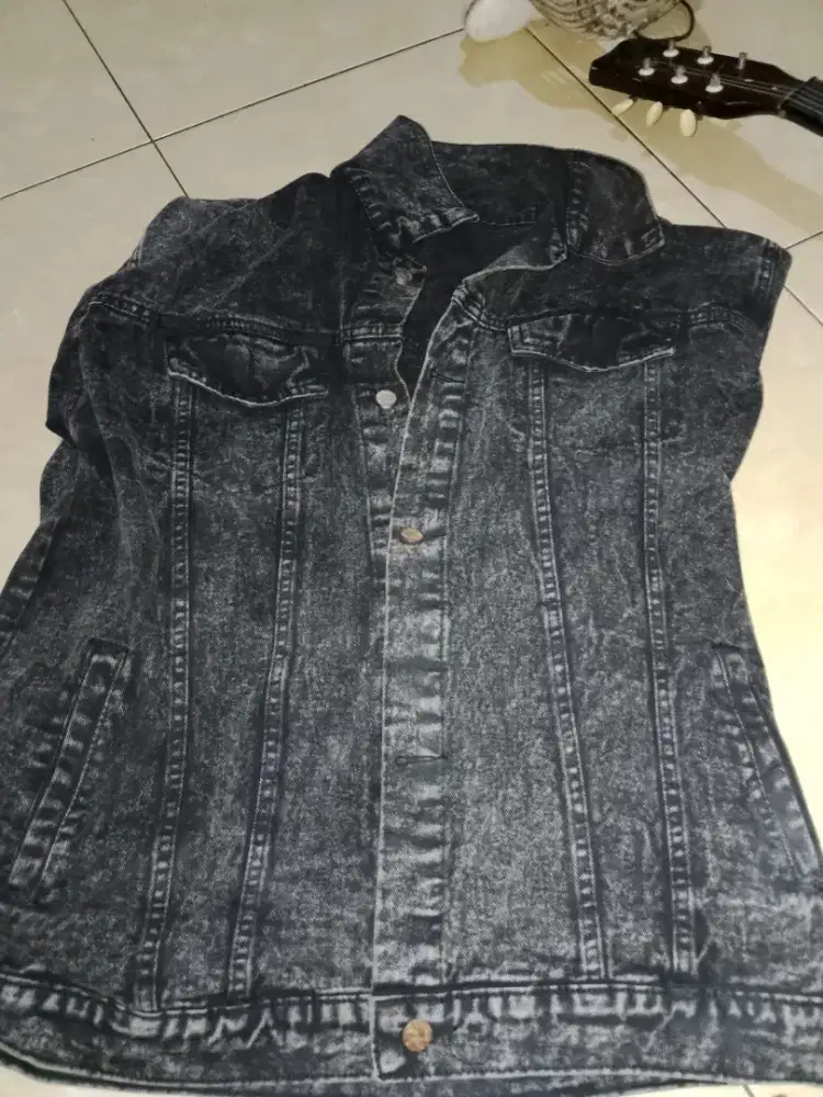 Jaket levis pria