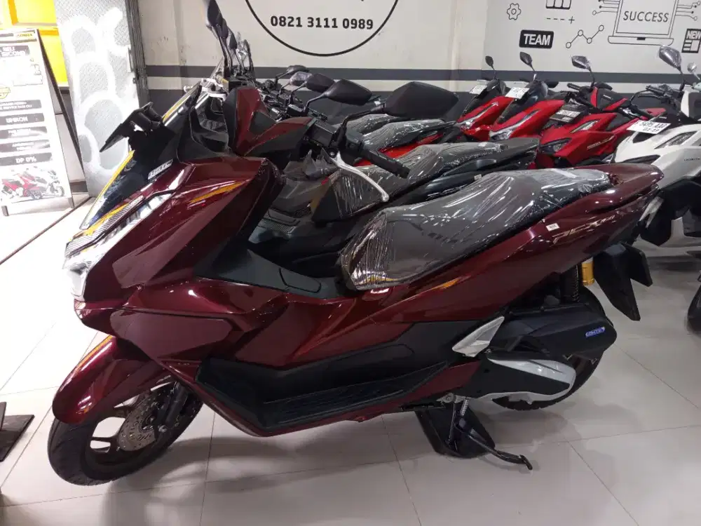 All new PCX 160 road sink