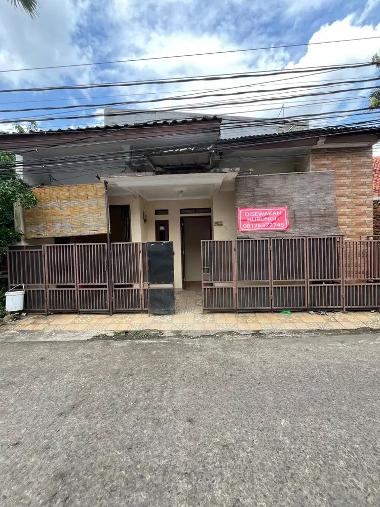 Disewakan Rumah + Kios Strategis di Pakujaya Serpong Utara