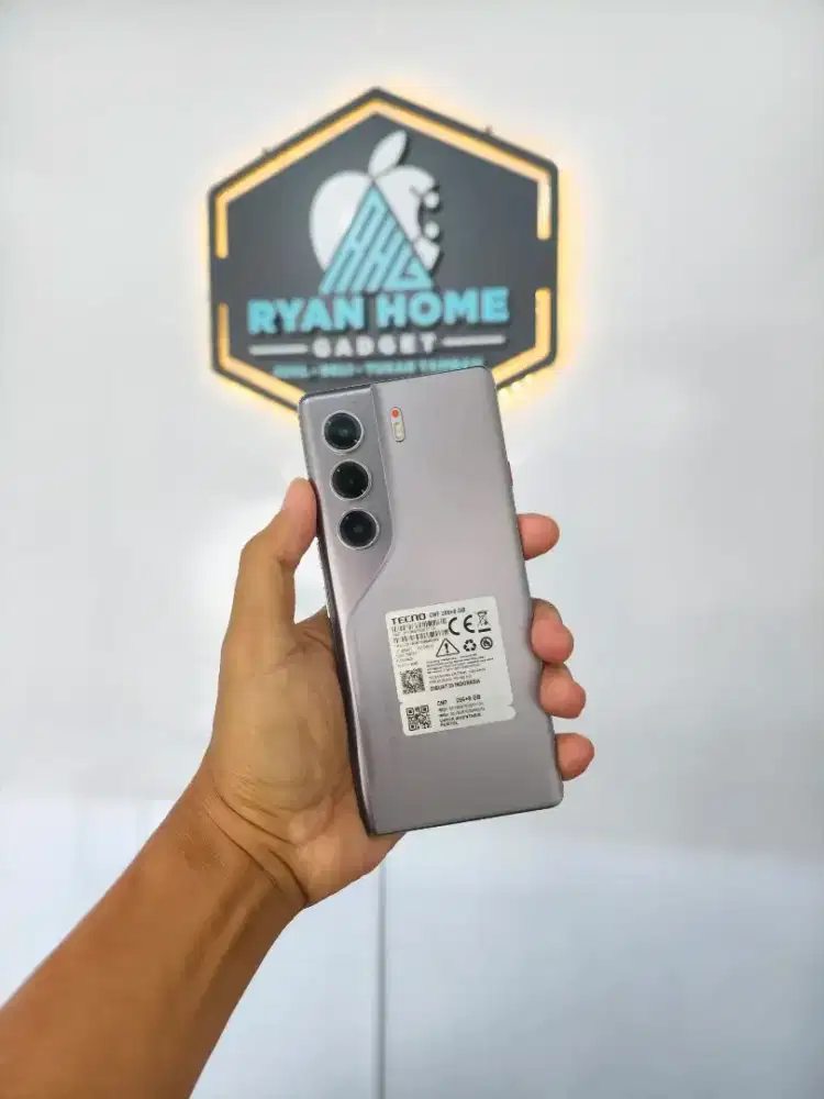 Tecno Camon 40 Pro 8GB / 256GB