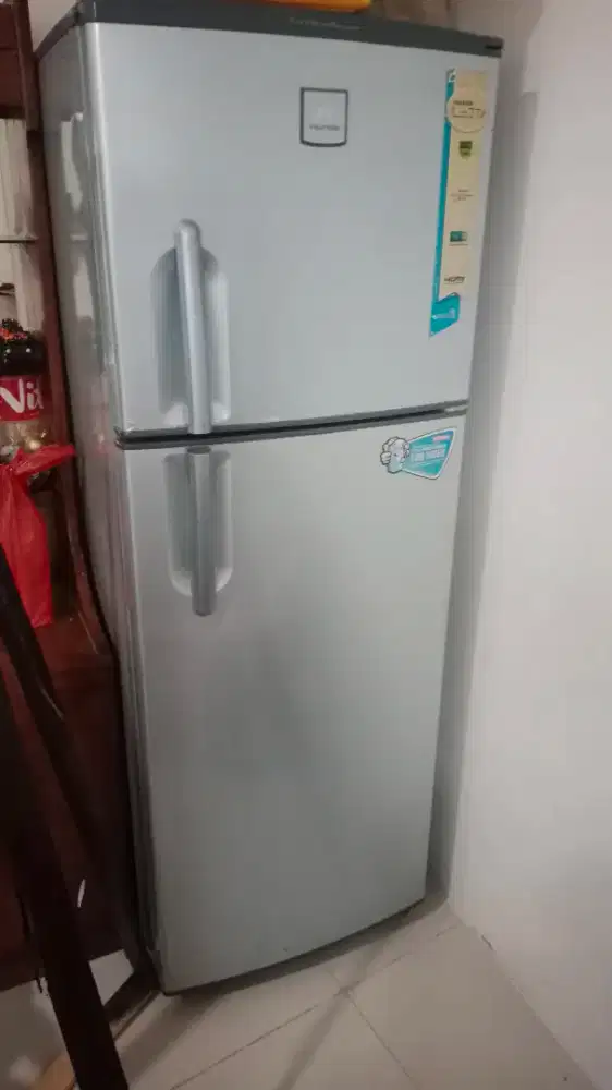 Kulkas politron 2 pintu