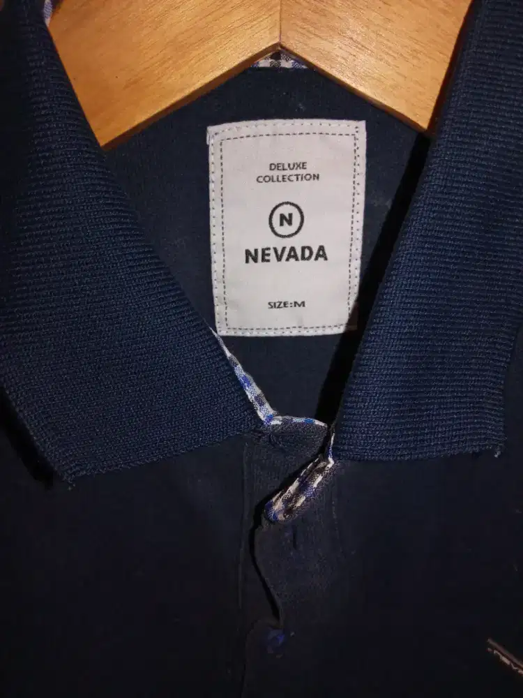 Polo Nevada biru Navy dan biru langit