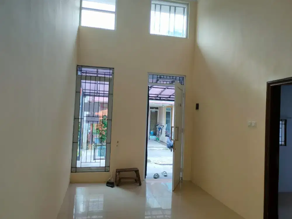 Disewakan Rumah Nyaman Terawat Siap Huni Lokasi di Grand Pinus Regency Bandung