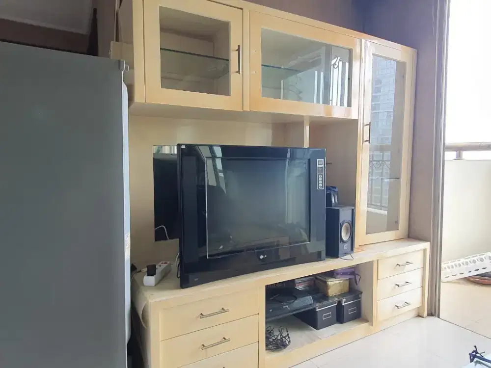 Dijual lemari rak+TV+speaker. Nakas lemari dinding