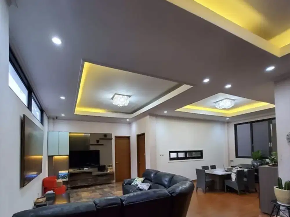 Rumah Mewah SHM Nyaman Terawat Siap Huni di Sayap Setrasari, Bandung