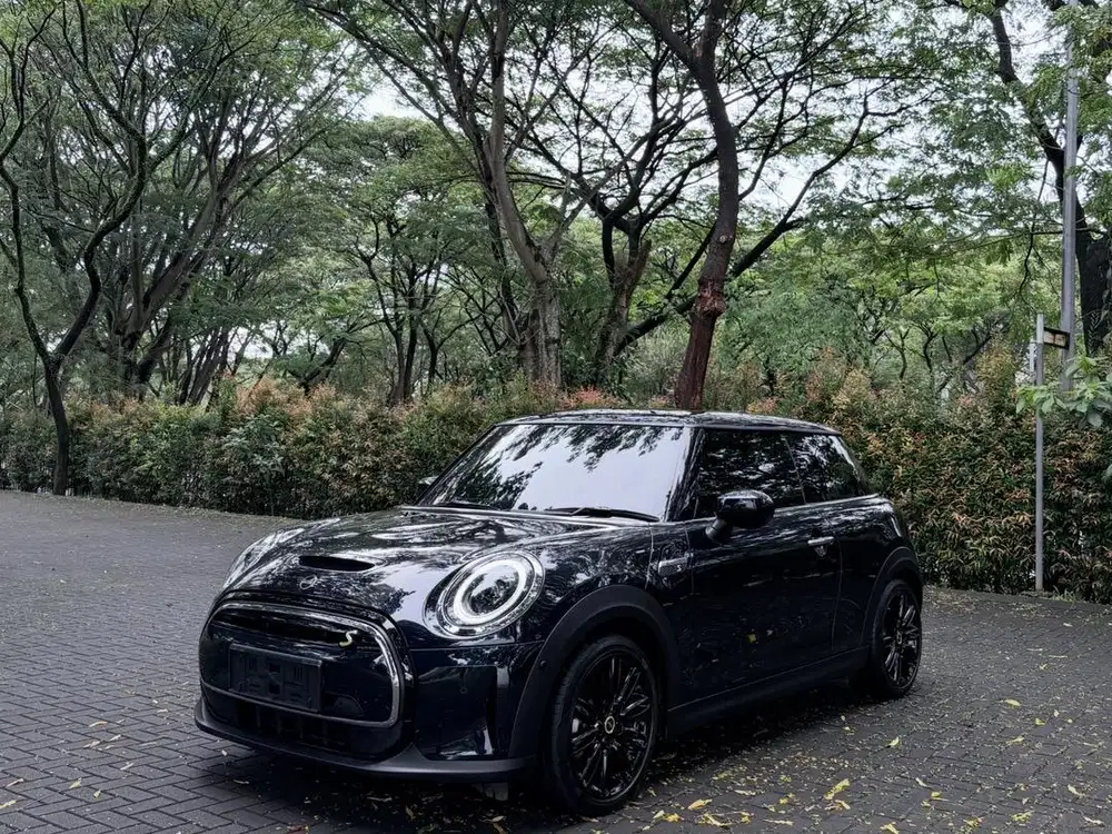 Rare Spec Low ODO! Mini Cooper S Electric 2023 C200 CLA200 X1 GLA200