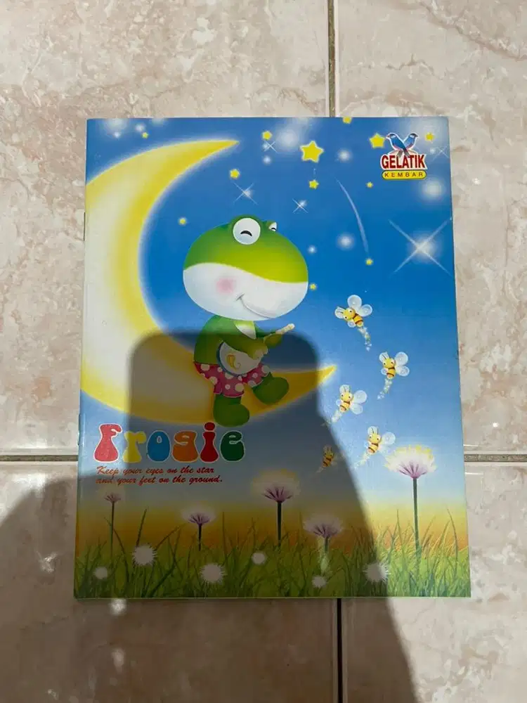 buku tulis katak bulan