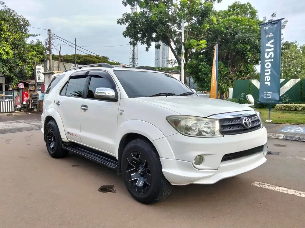 Toyota Fortuner Diesel 2.5 G 2011 White putih 2012 2013 jual Cepet Bu