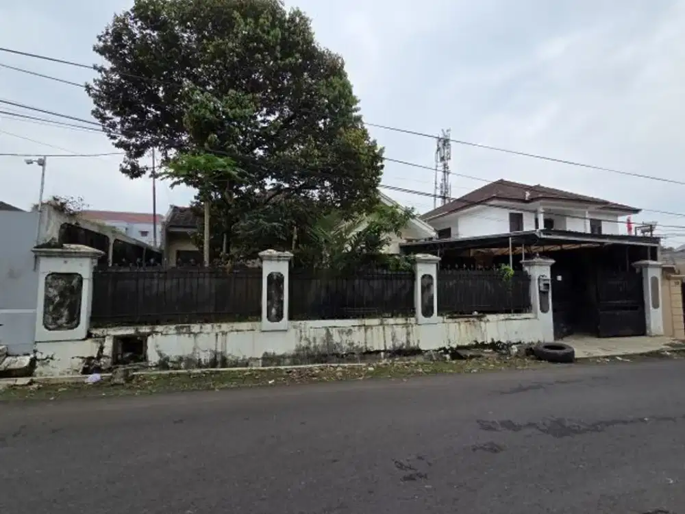 Rumah Lama kokoh lantai marmer di Cipete Selatan Jaksel
