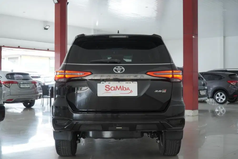 TOYOTA FORTUNER VRZ GR 2.8 AT 2022 HITAM A/N PRIBADI#GARANSI MESIN 1TH