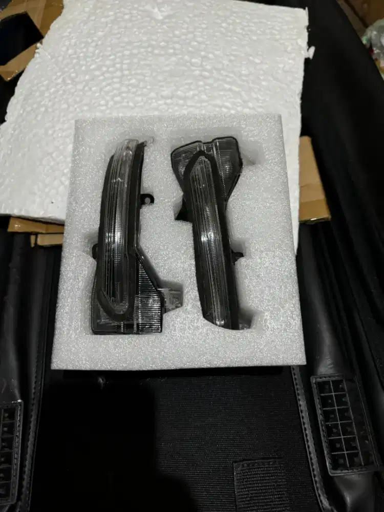 Lampu sein spion Toyota raize rocky