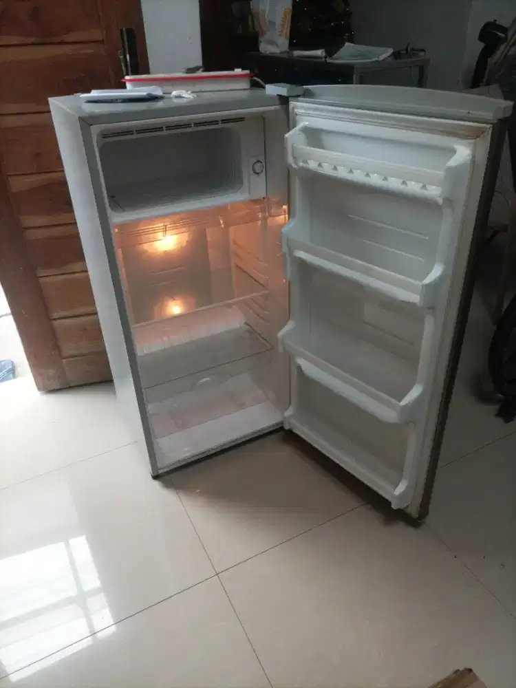 Sharp Kulkas 1 Pintu 80 Wat