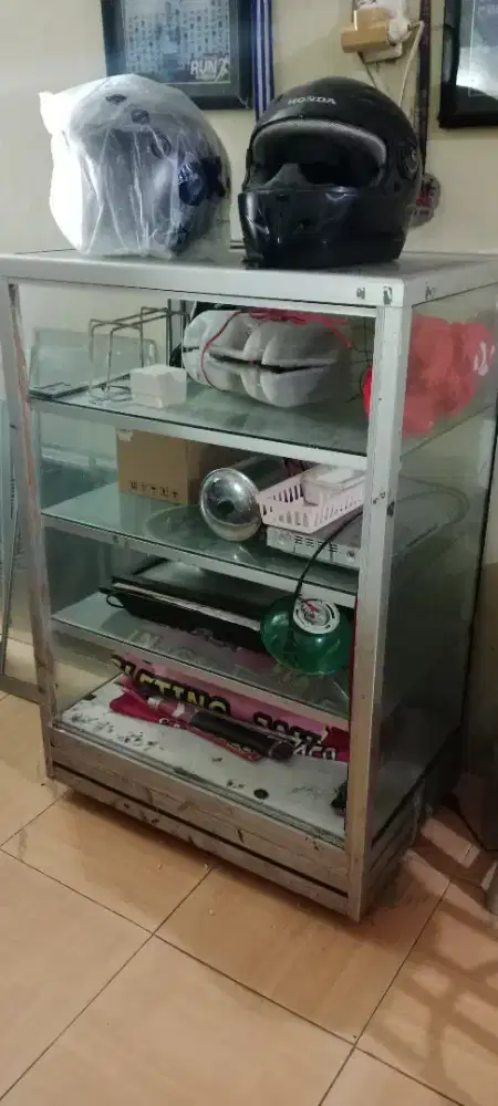 Etalase bekas kondisi bagus