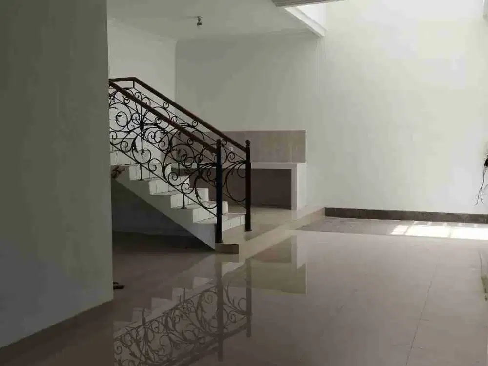 Dijual Cepat Rumah TKI 2 Taman Kopo Indah 2 Baru Renovasi Dekat Pasar Segar Dekat ke Mainroad