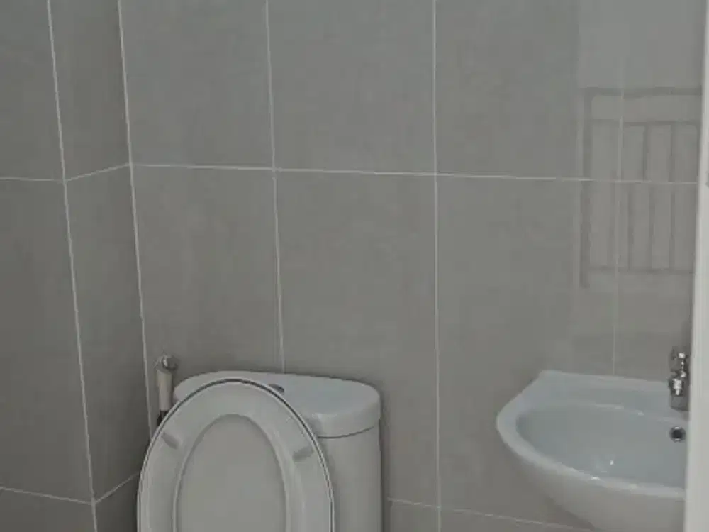 Disewakan/DIJUAL Cepat Ruko Illago 2 Lantai di Gading Serpp Posisi Hadap Jalan, Tangerang Selatan