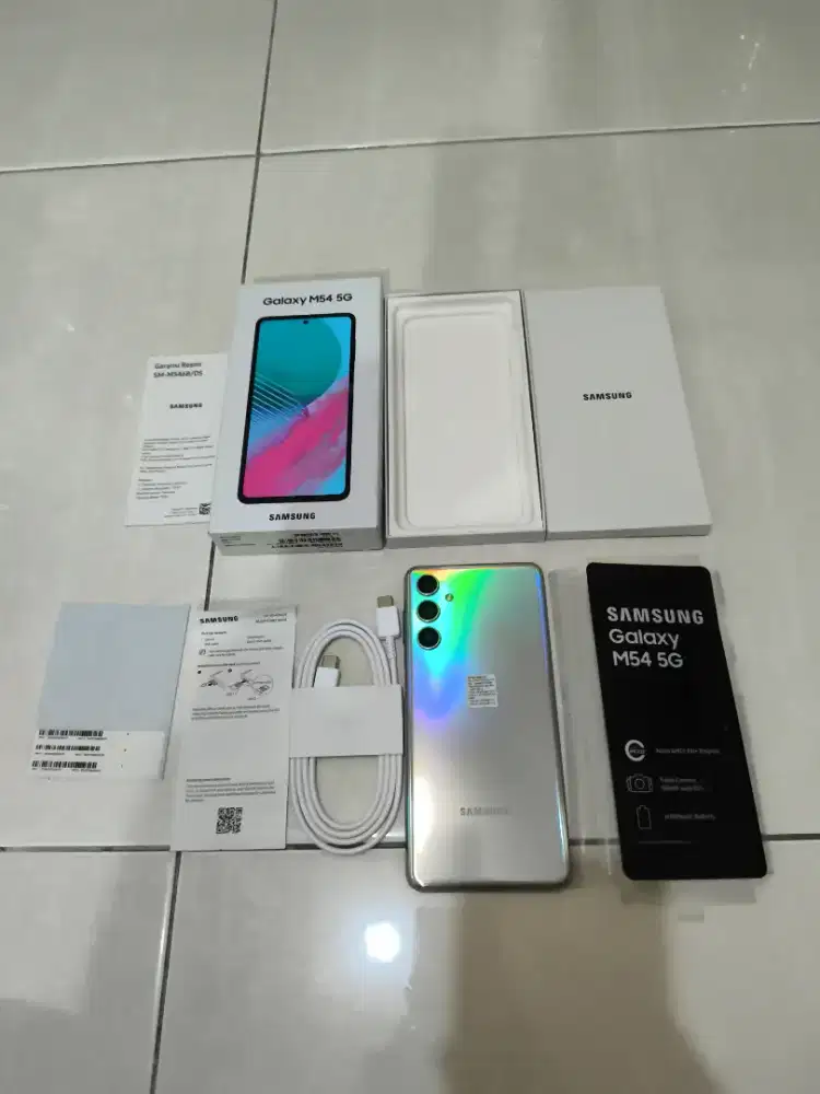 Samsung m54 5G 8/256 silver sein