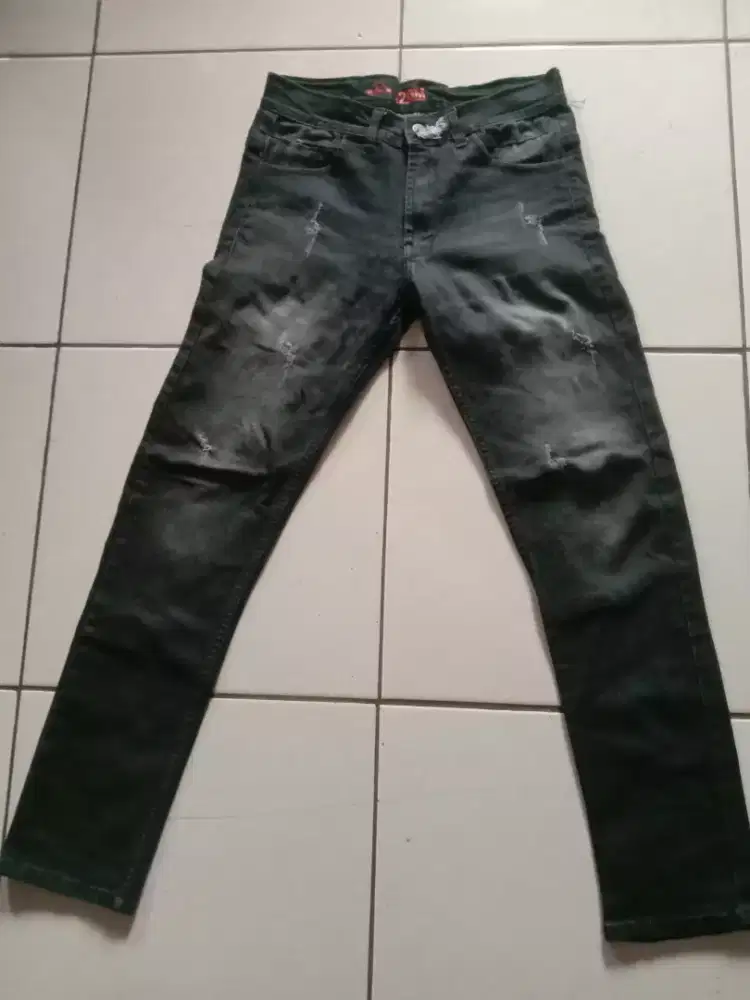 Celana jeans skinny sobek