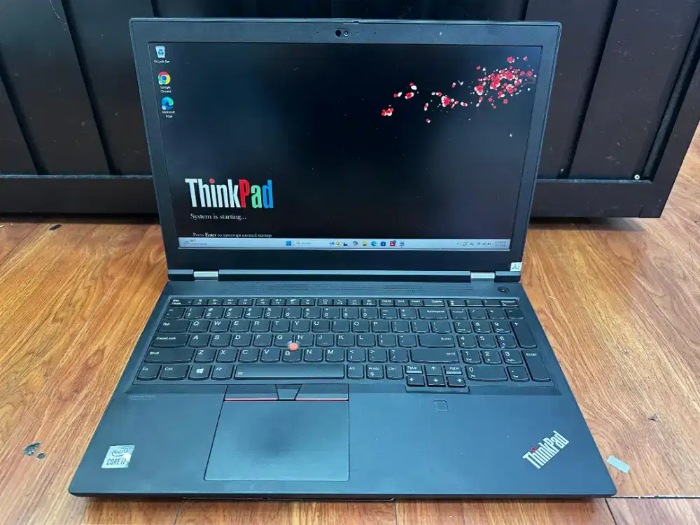 Lenovo thinkpad P15 G1
Core i7 10750H
Ram 16Gb
Ssd 512Gb
Nvidia Quadro