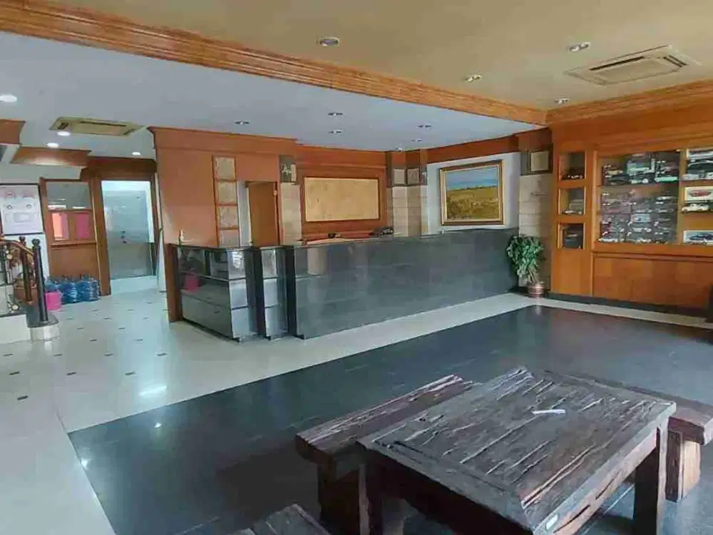 Gedung Kantor 6 Lantai di pusat kota Jakarta