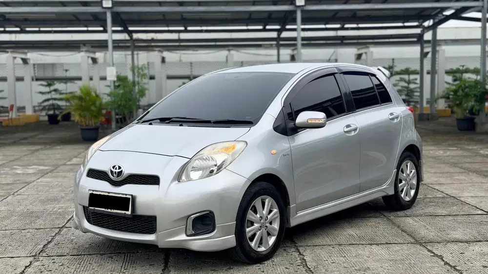 Toyota Yaris 1.5 E Automatic Mobil Terawat banget , Irit , Lincah