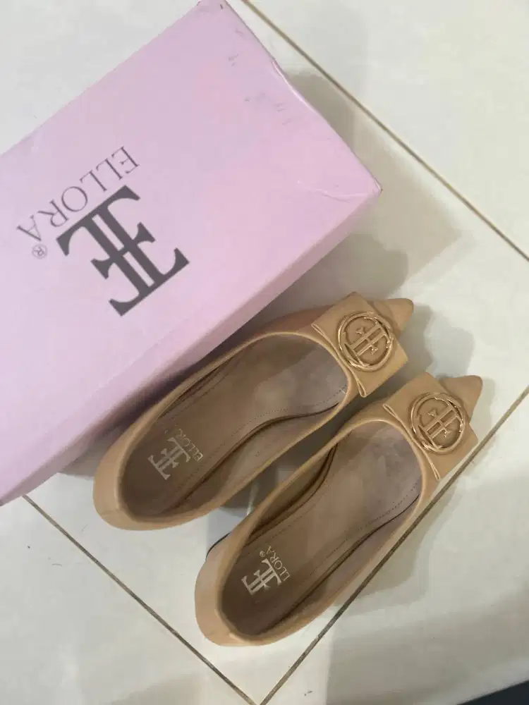 Sepatu wanita Kerja