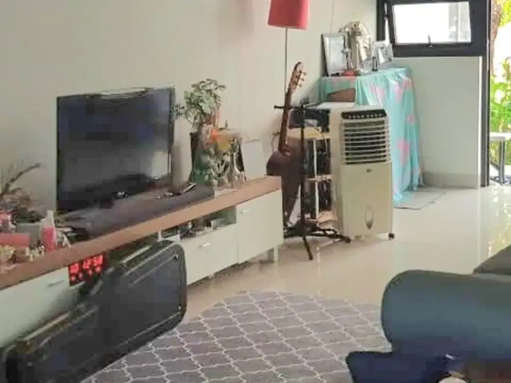 Rumah Estetik 3 Lantai + Attic Room di Wisteria Cakung – Carport 2 Mobil, Harga 2,45M Nego!