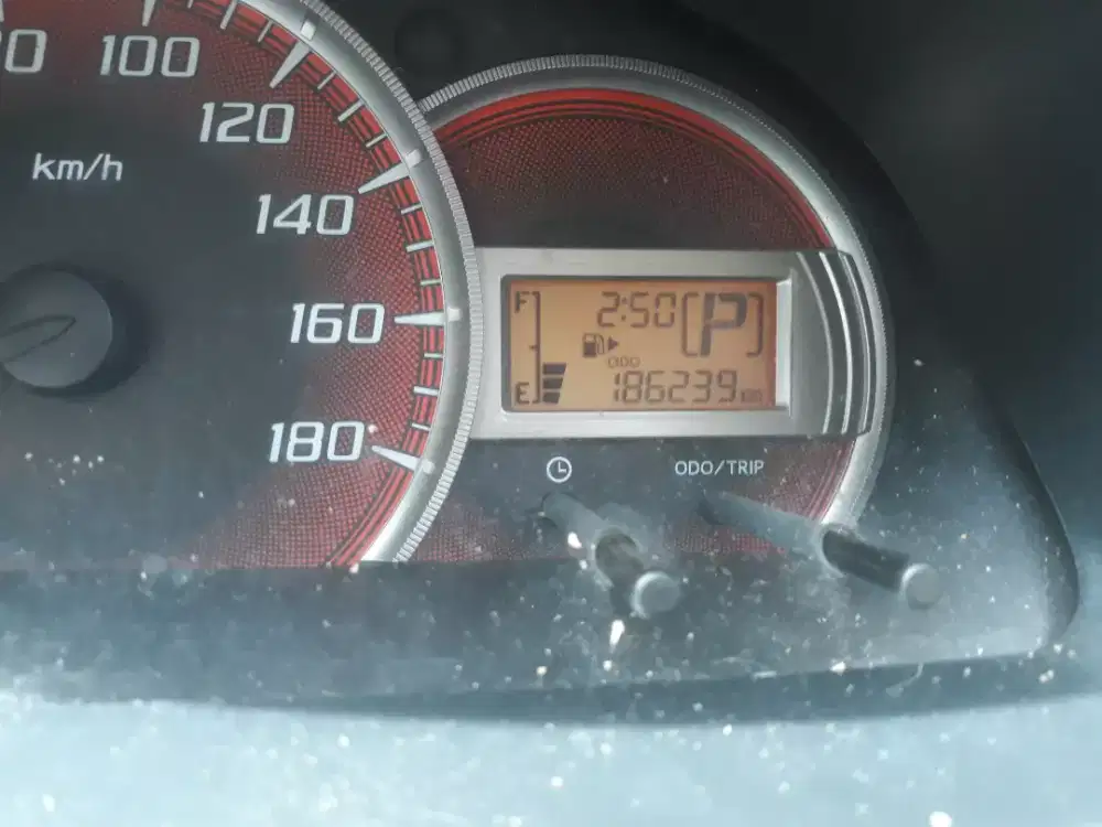 DIJUAL DAIHATSU XENIA 2015