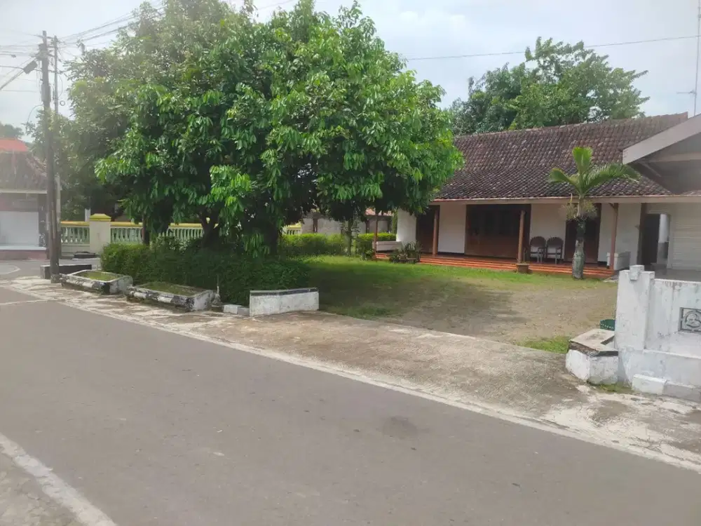 Mau punya tempat yg klasik & asri seperti ini ya?