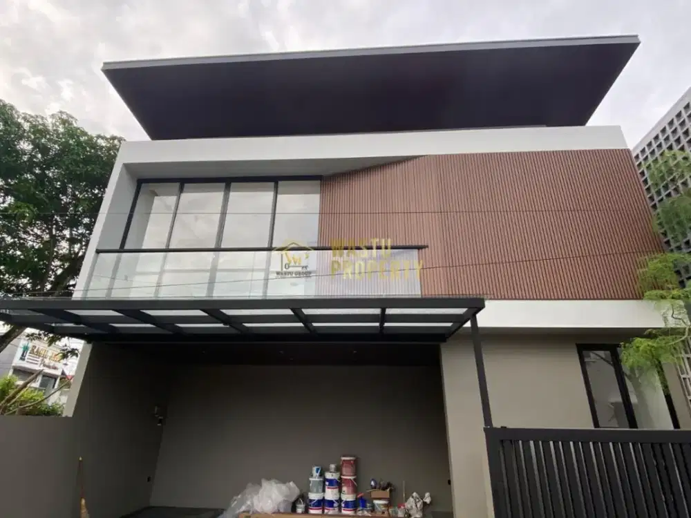 RUMAH MEWAH FULL FURNISHED + PRIVATE POOL, 800 METER DARI STADION MAGUWOHARJO