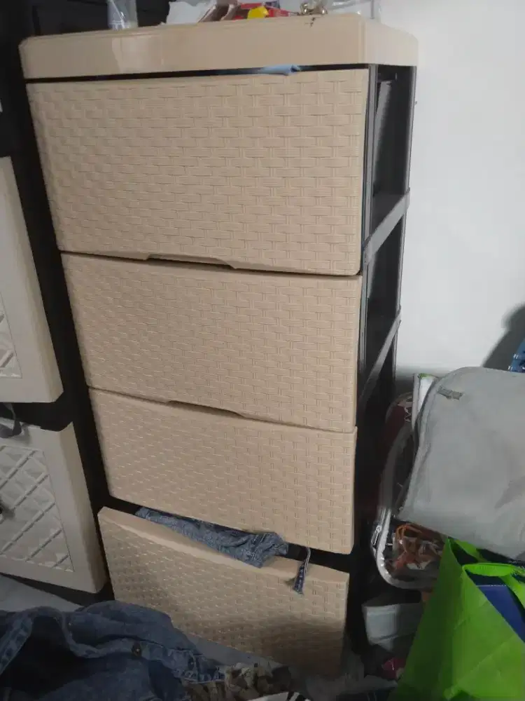 Lemari Tarikan susun 4