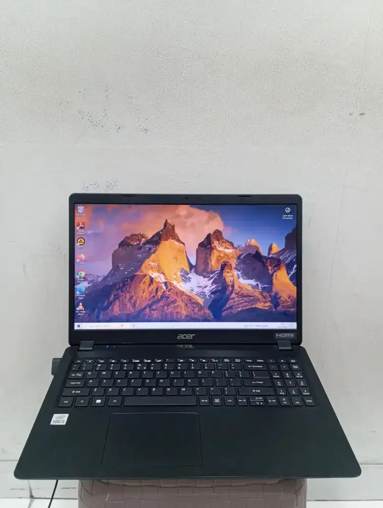 Jual laptop Acer extensa minus harus di charjer
