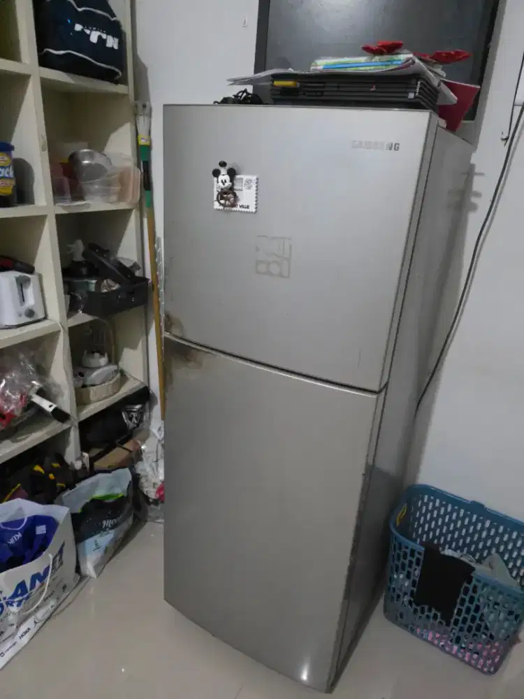 DIJUAL MURAH KULKAS 2 PINTU IDR 1.000.000