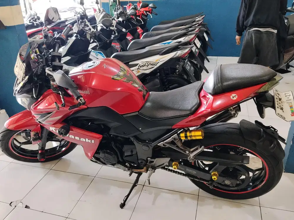 Dijual cepat kawasaki ninja z250 siap pakai