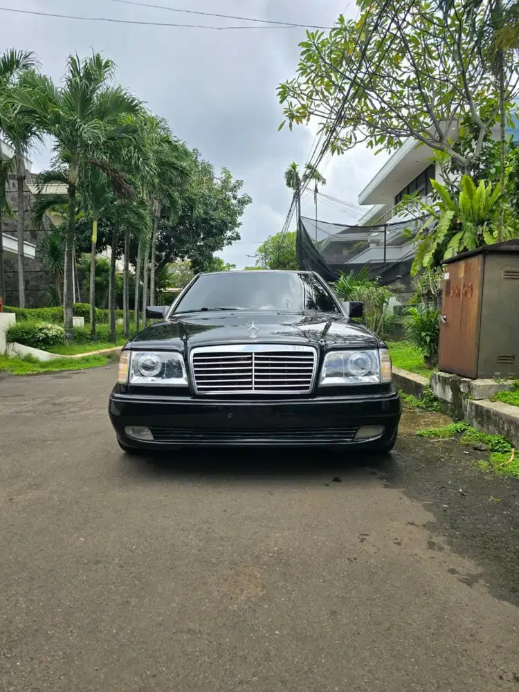 Mercy Mercedes Benz 1989 300CE